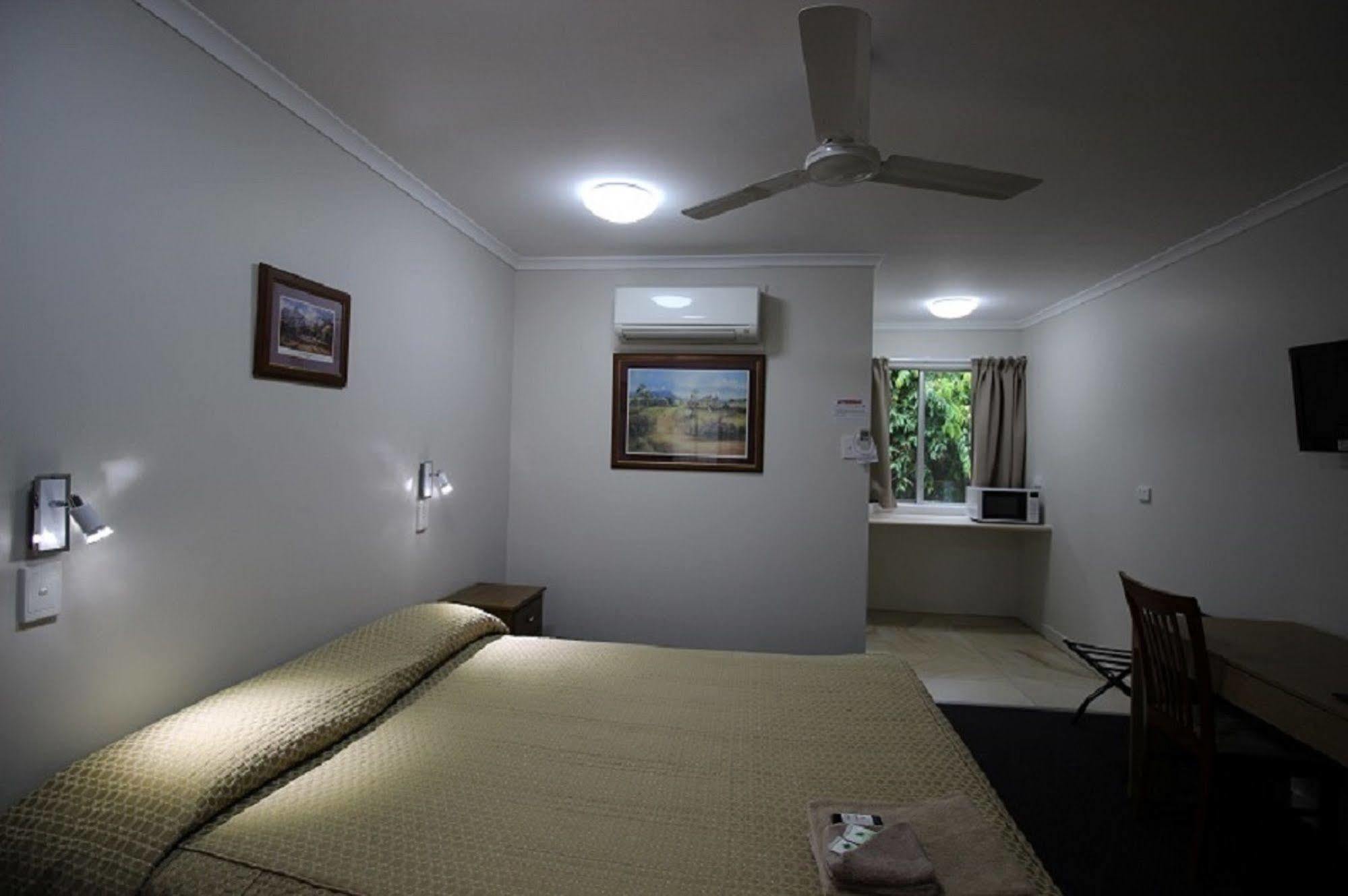 Atherton Hinterland Motel Экстерьер фото