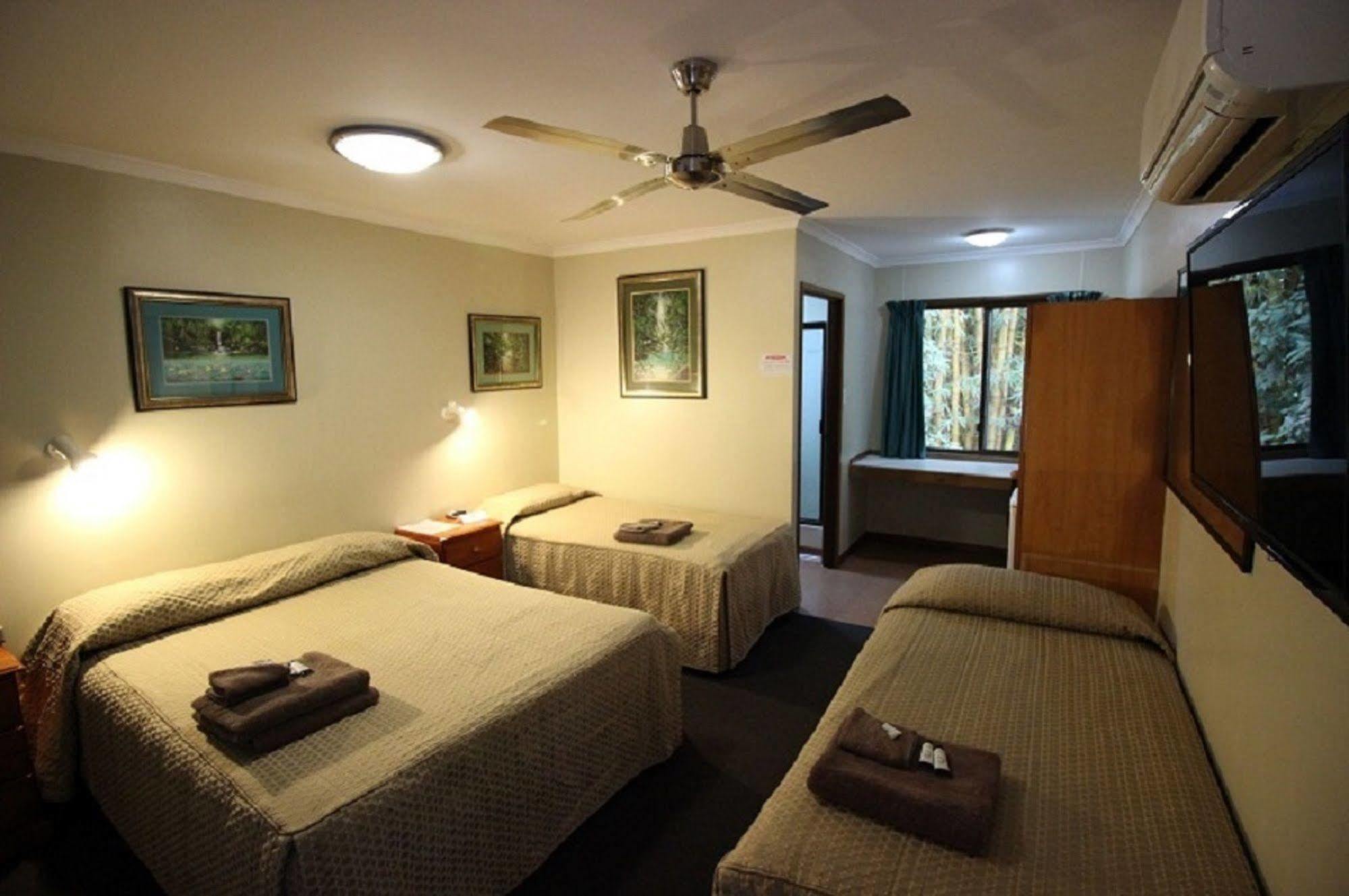 Atherton Hinterland Motel Экстерьер фото
