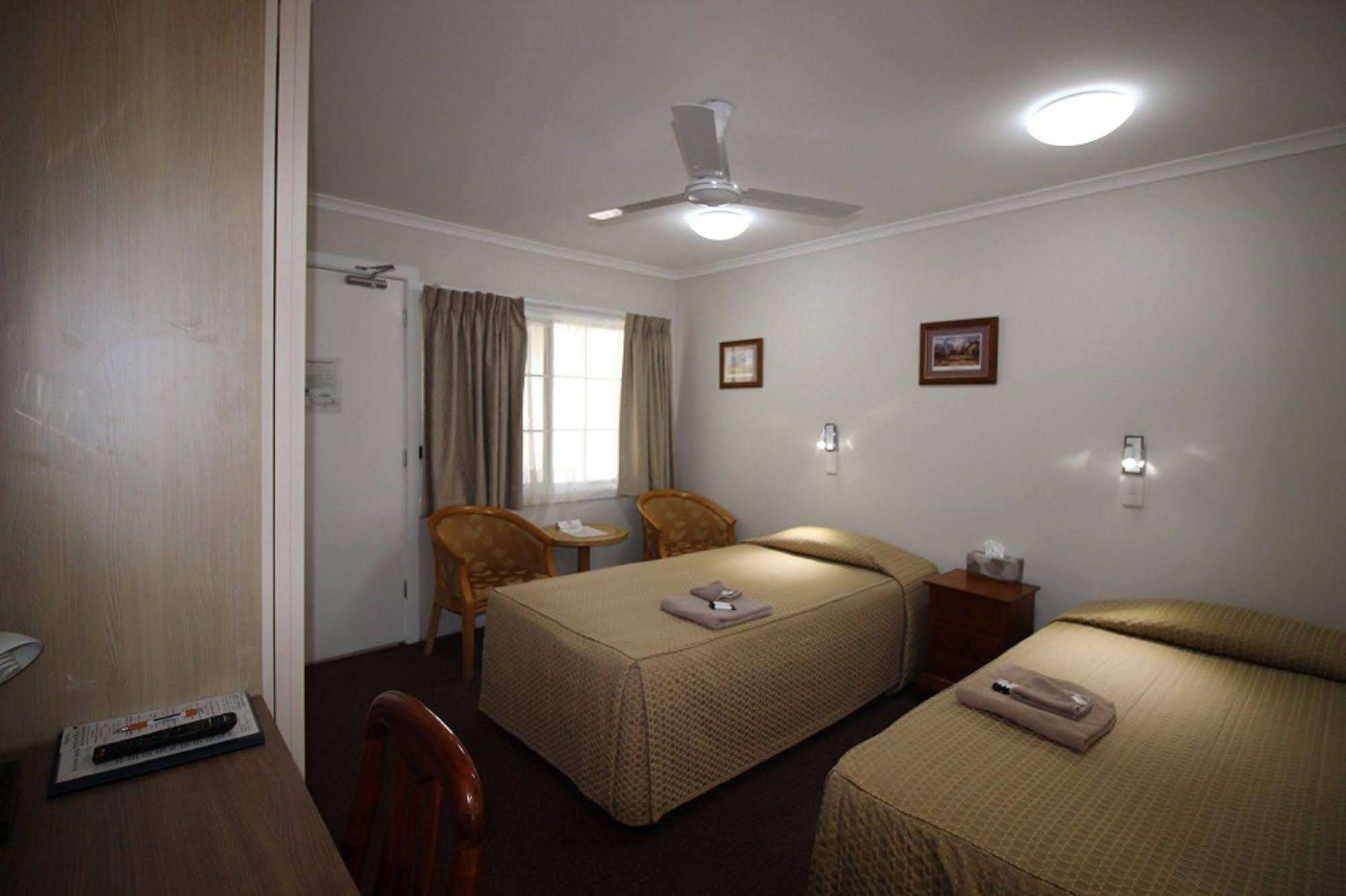 Atherton Hinterland Motel Экстерьер фото