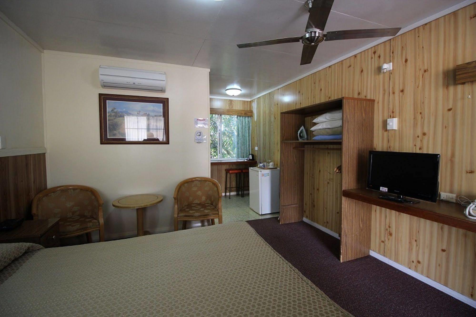 Atherton Hinterland Motel Экстерьер фото